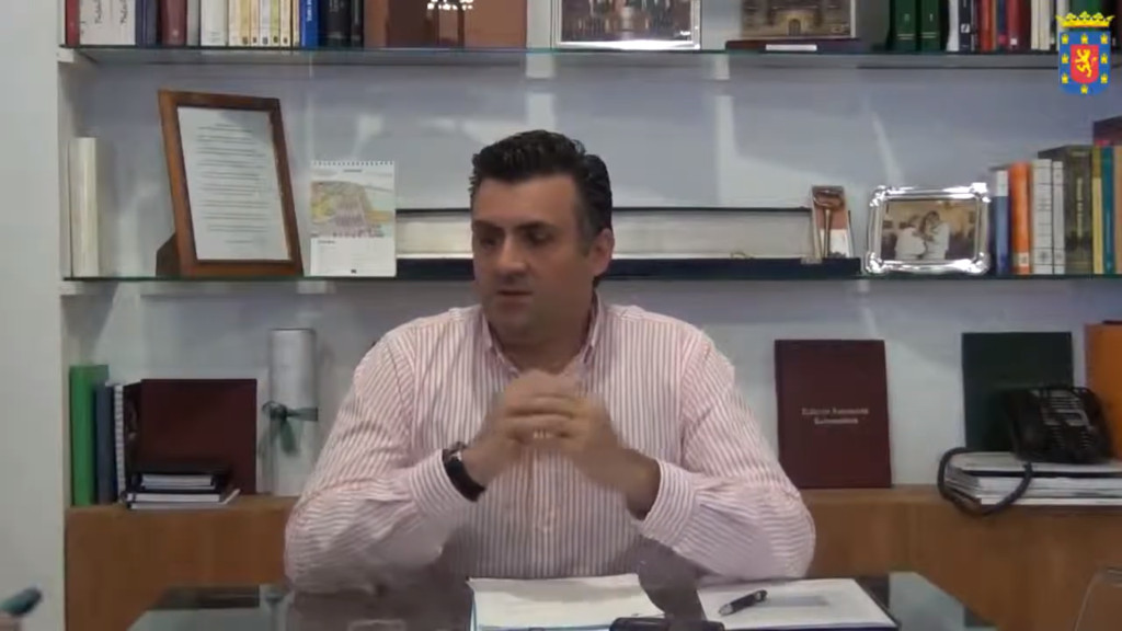 Rueda de Prensa para tratar el Convenio firmado con Alter Enersun y la marquesina del Campo de Fútbol «La Isla»