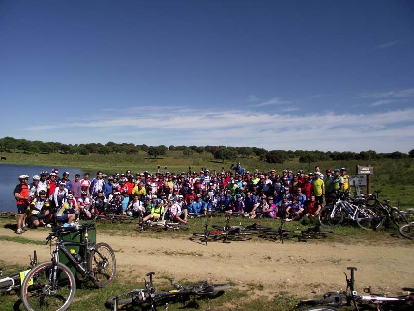 150 Cicloturistas se dieron cita en la ruta convivencia de BTT «Primavera en la Dehesa»