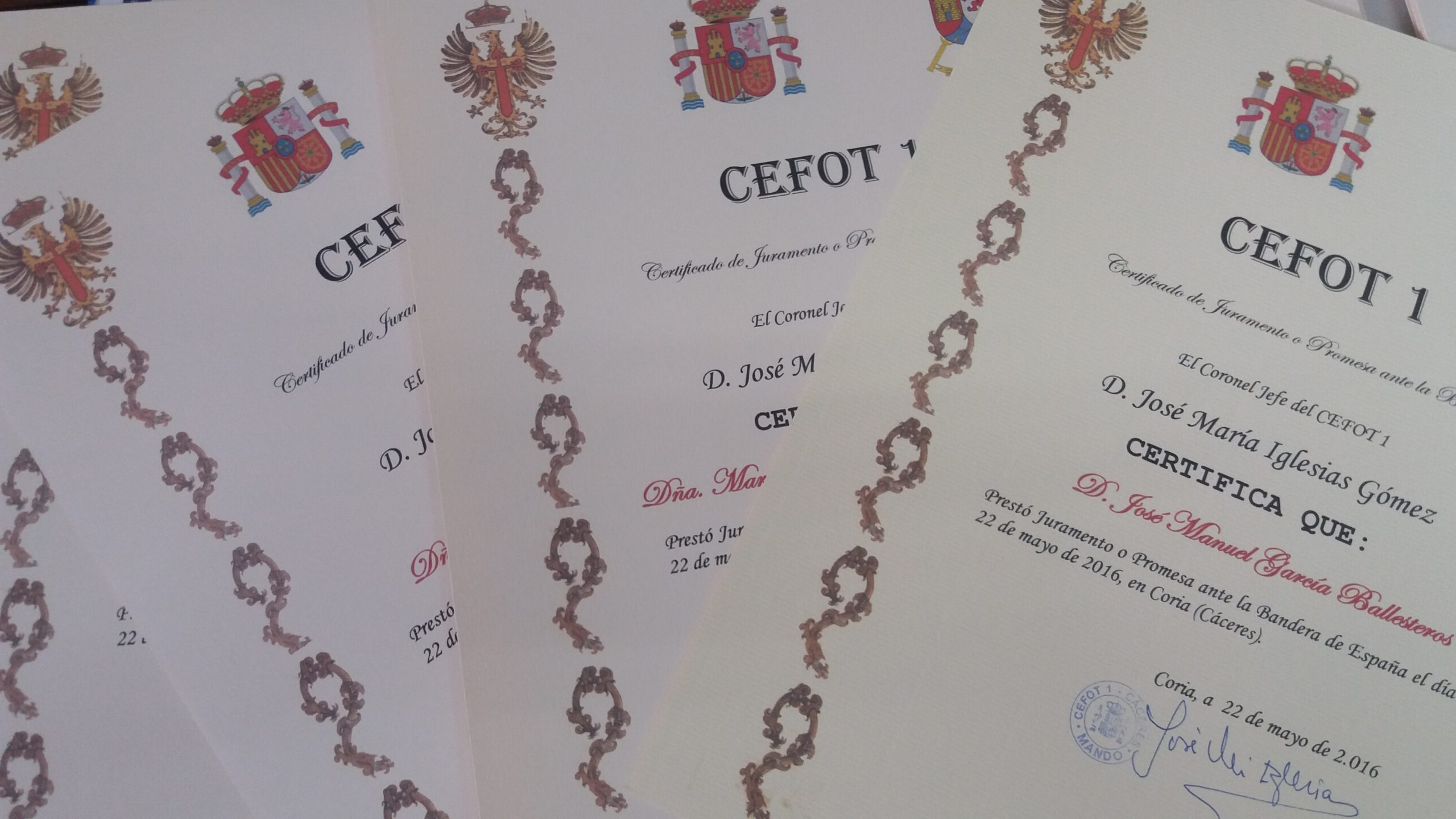 Certificados de la Jura de Bandera de personal civil en Coria