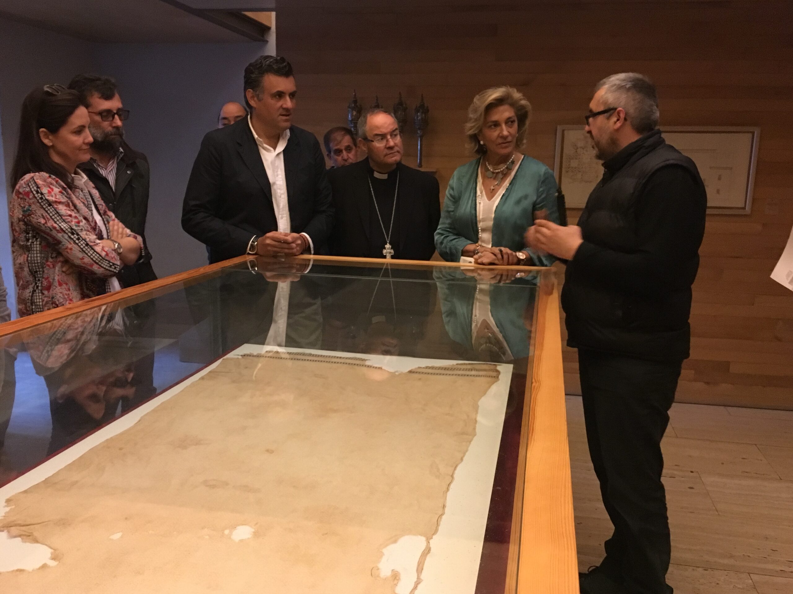 La Delegada del Gobierno y el Alcalde de Coria visitan la Catedral de Santa María de la Asunción