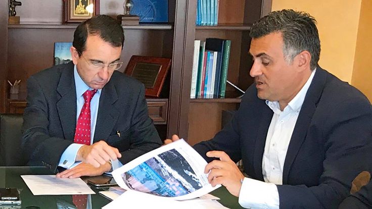El Alcalde de Coria se reúne con el Presidente de CHT para buscar soluciones ante la problemática surgida con la concesión de licencias a los chiringuitos de verano