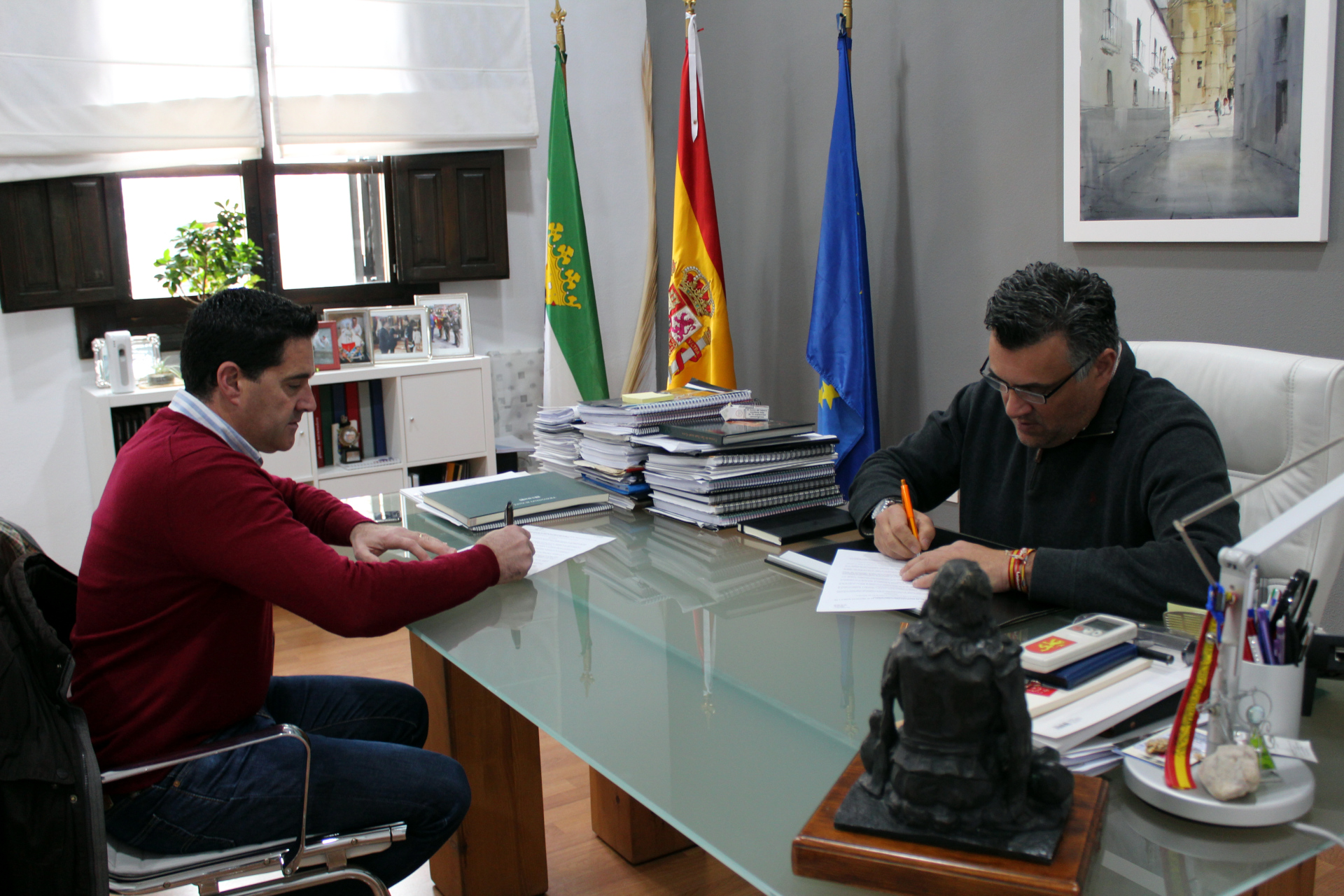 Ya está firmado el contrato para el inicio de las obras para la construcción de la pista de skate en el parque de cadenetas de Coria