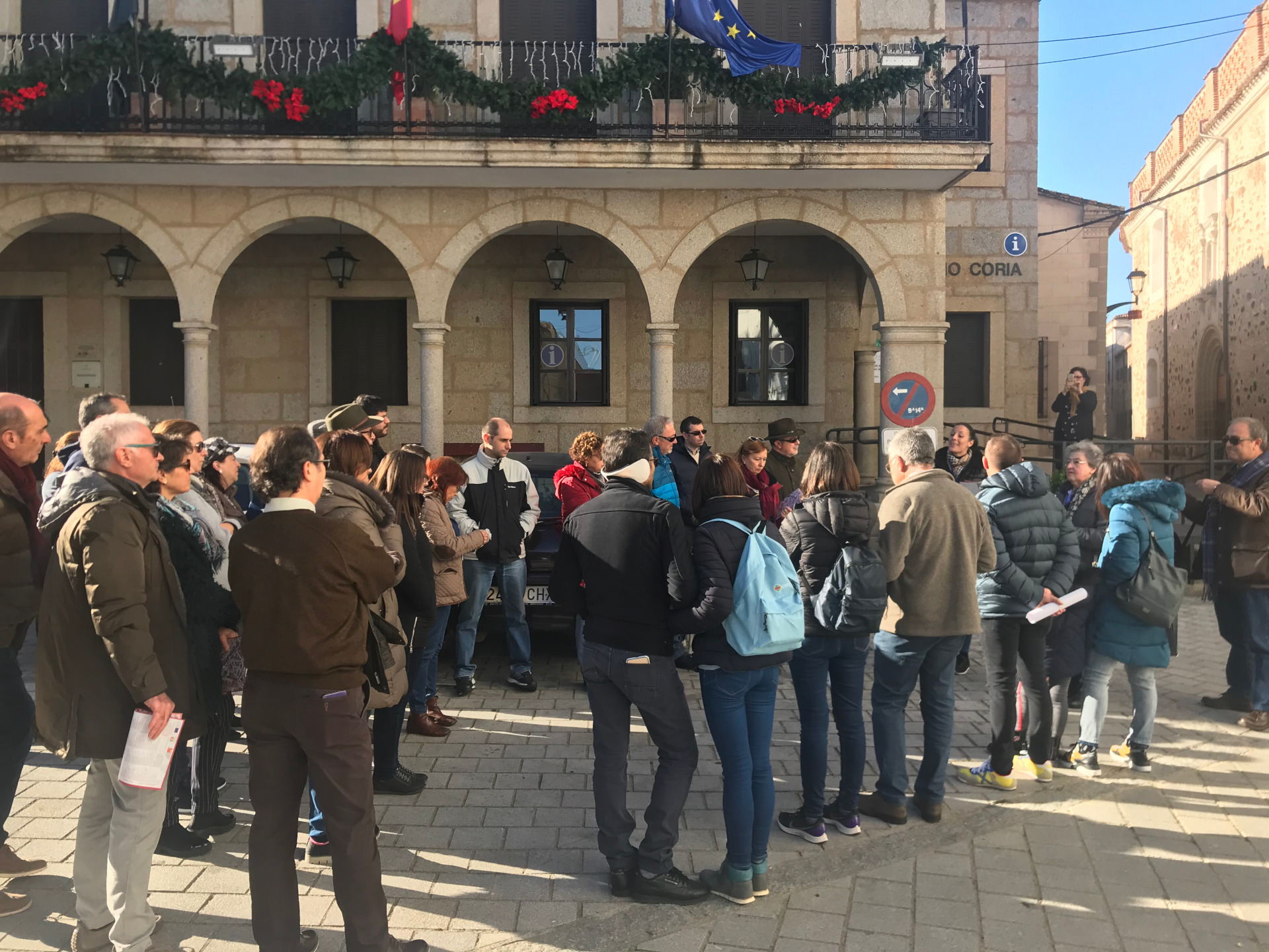 El Puente de la Constitución suma un millar de turistas  en la Ciudad de Coria