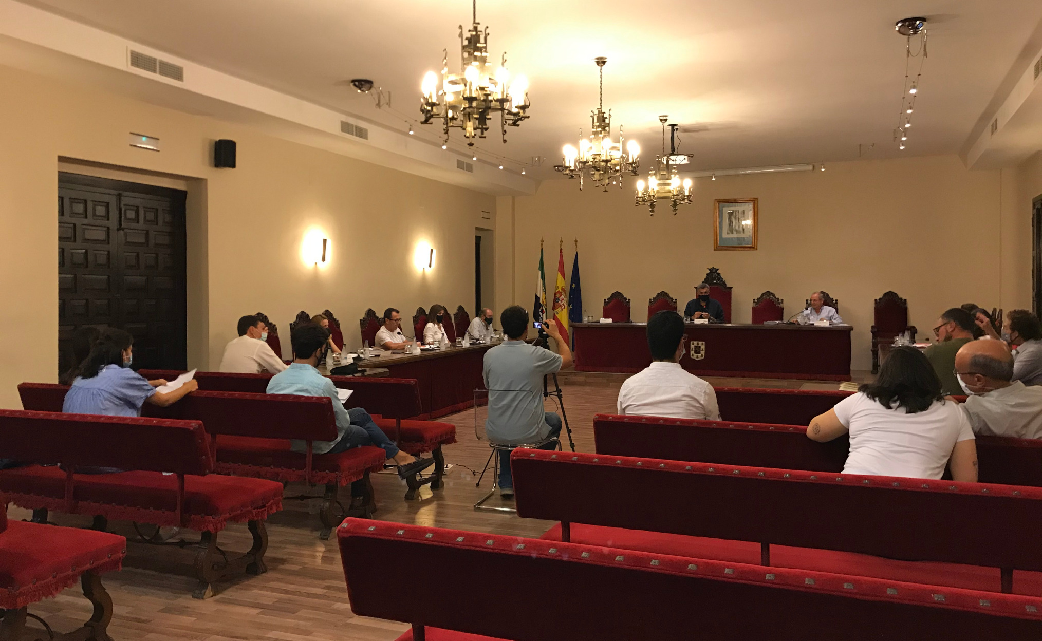 El Ayuntamiento de Coria trabajará en un plan para dotar de sombra los parques infantiles y continúa trabajando en el Plan General Municipal