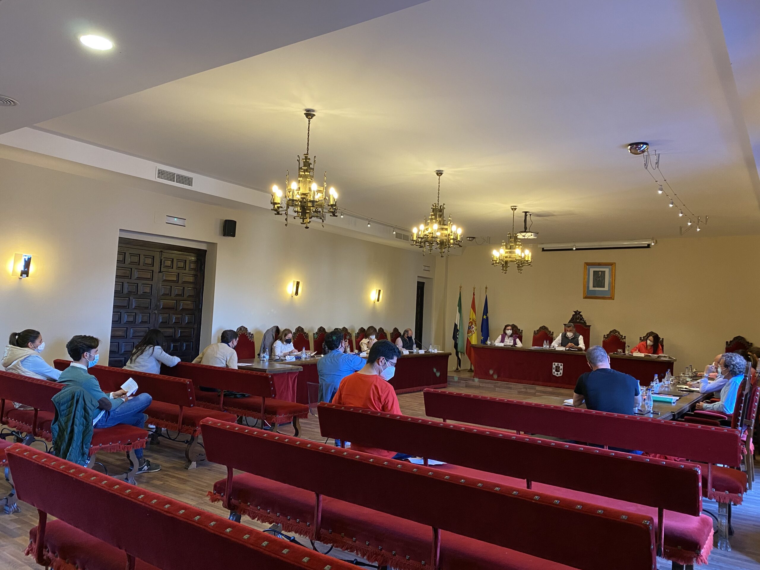 El Ayuntamiento vuelve a pagar las nóminas de los trabajadores de la Residencia de mayores por un valor de 100.000 euros porque la Junta no cumple con sus competencias