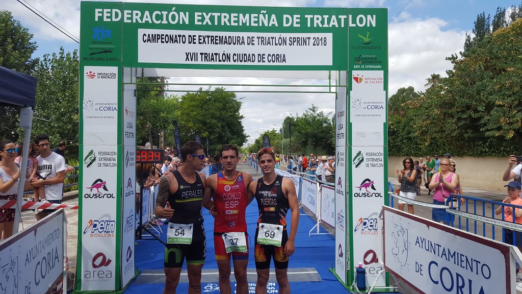Guillermo    Cuchillo    y    Marta    Reguero    campeones    de  Extremadura de Triatlón Sprint