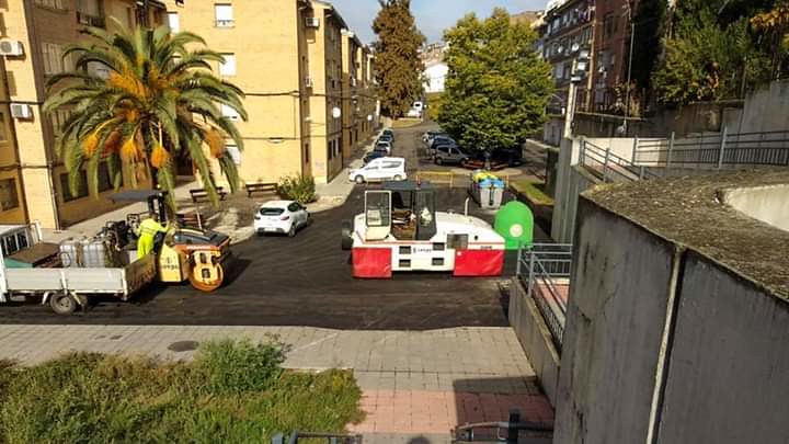 El Ayuntamiento sigue asfaltando calles en toda la ciudad