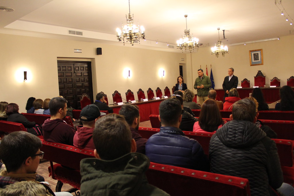 Las Escuelas Profesionales de Atención Sociosanitaria y Calderería han comenzado hoy con un acto de bienvenida