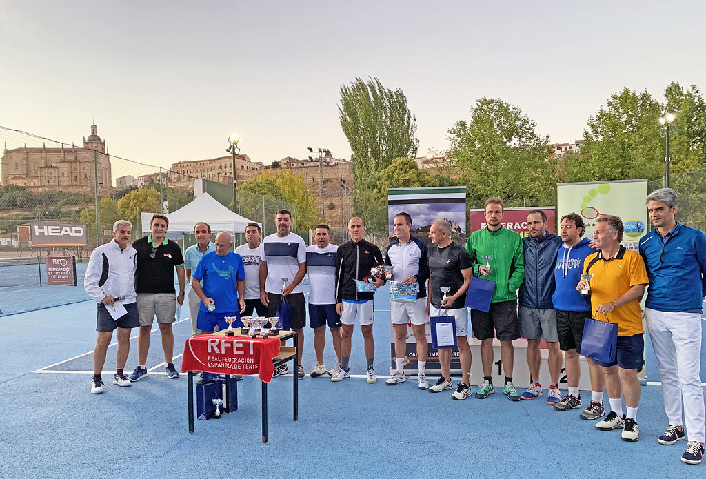 El Club de Tenis Cauria Subcampeón de Extremadura de Tenis Veteranos por equipos celebrado en Coria