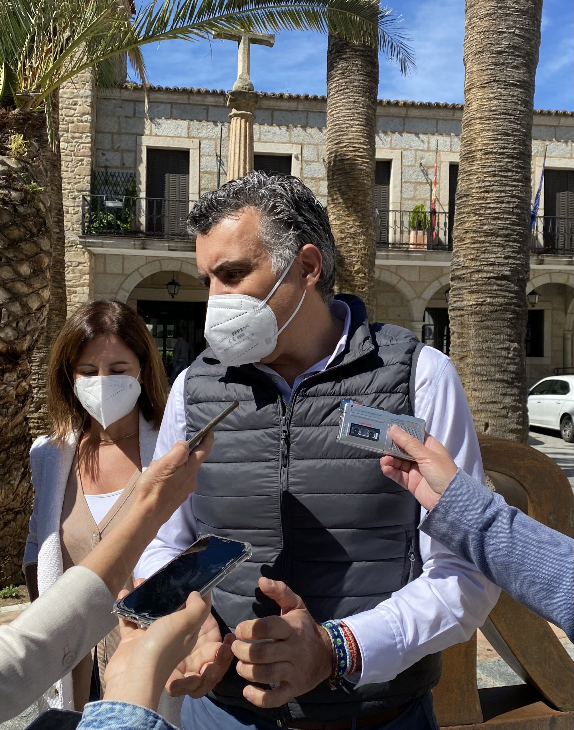 Ballestero critica que no haya inversiones nuevas en la Ciudad por parte de la institución provincial y ésta anuncie las inversiones, que pertenecen a todos los ayuntamientos, como nuevas para Coria