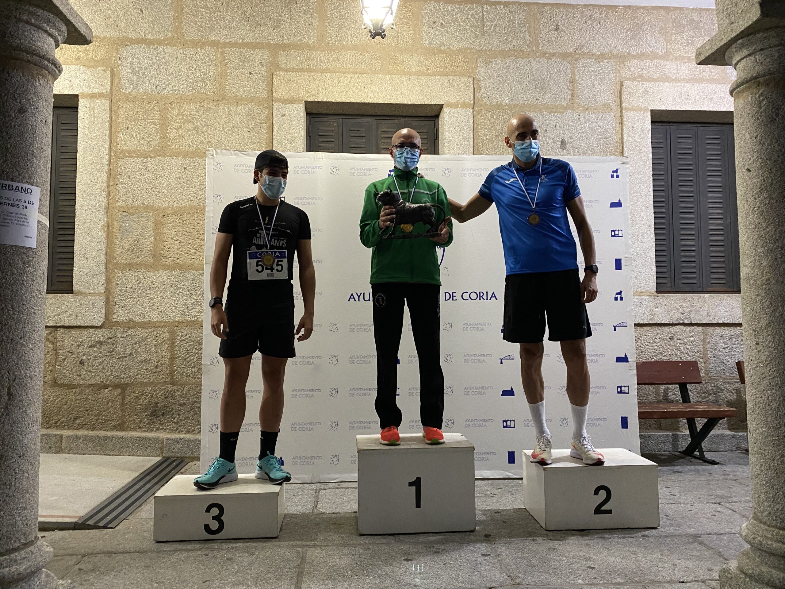 Marta Álvarez y Julio Iglesias, ganadores del XXXVI Cross Urbano