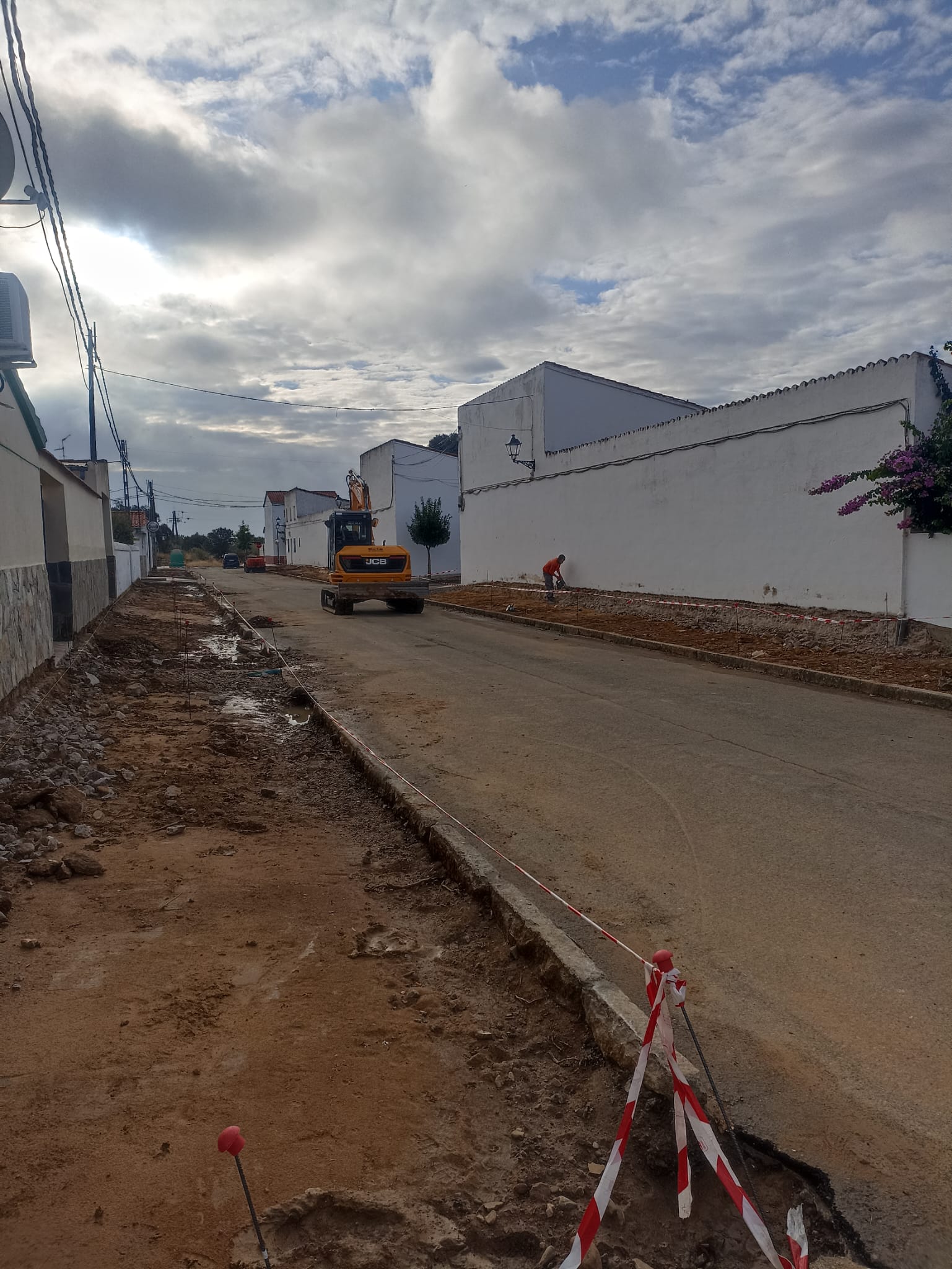 Comienzan las obras de adecuación y pavimentaciones en Puebla de Argeme