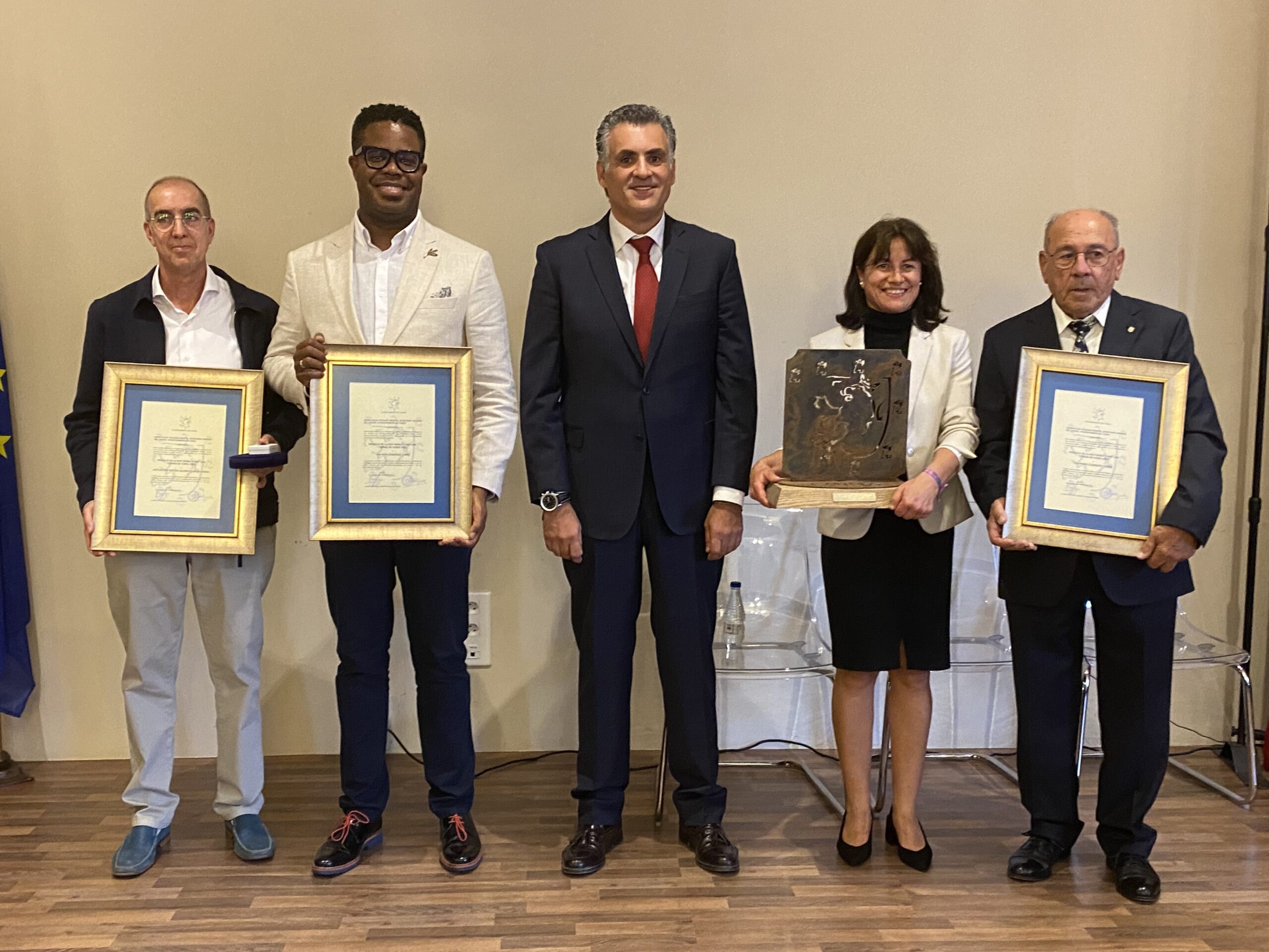 El Ayuntamiento de Coria concede la Medalla de la Ciudad a Iván Melon, Bufón Calabacillas y Pedro Clemente Corón