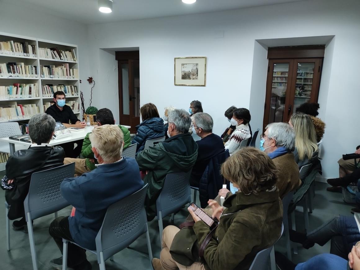 Concurso de poemas, presentación de libros, cuentacuentos infantiles y reunión de lectura en el mes de marzo en la biblioteca municipal