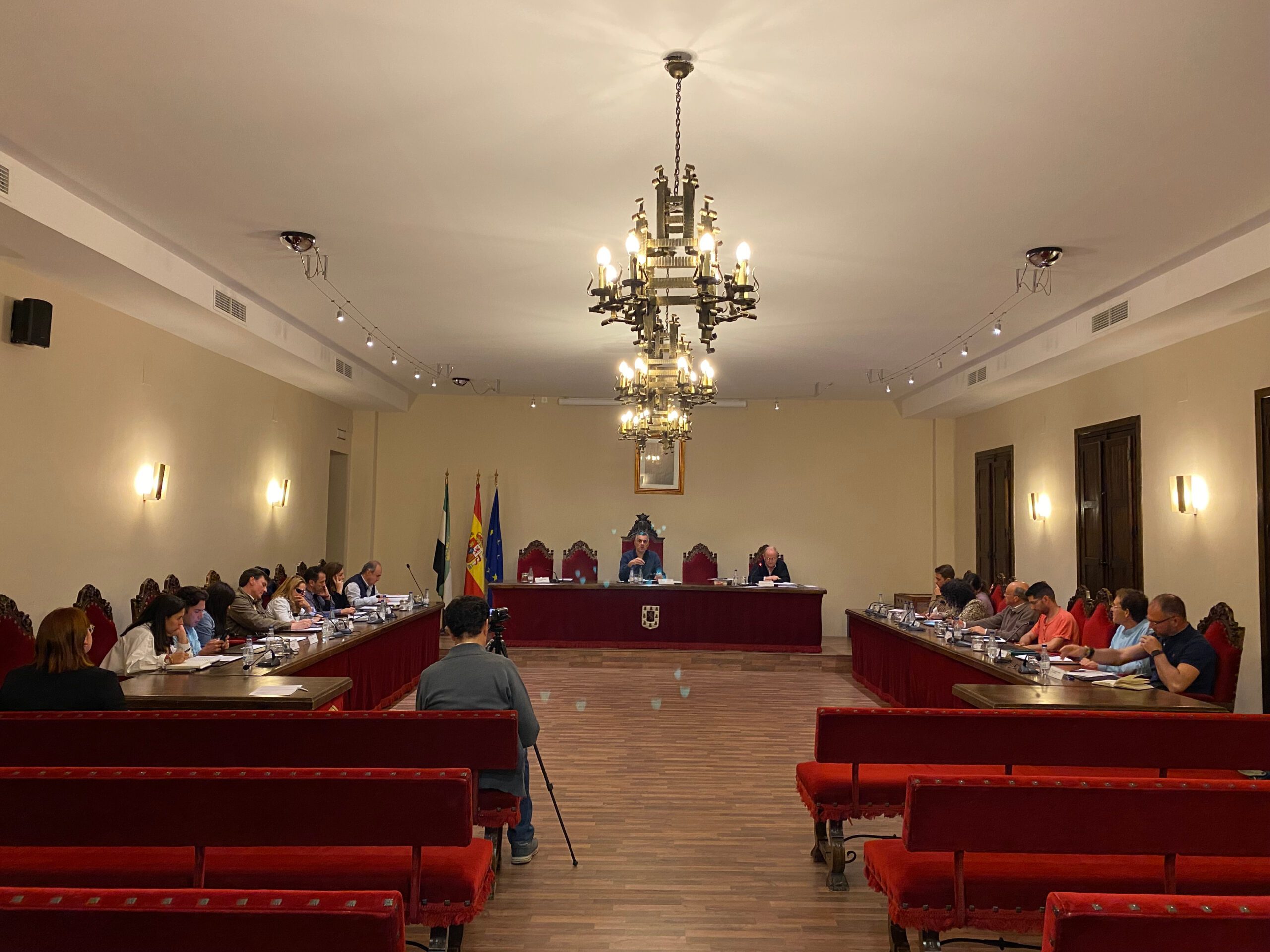 El pleno de abril aprueba las bases reguladoras que regirán las ayudas para garantizar el derecho al acceso de suministros mínimos vitales