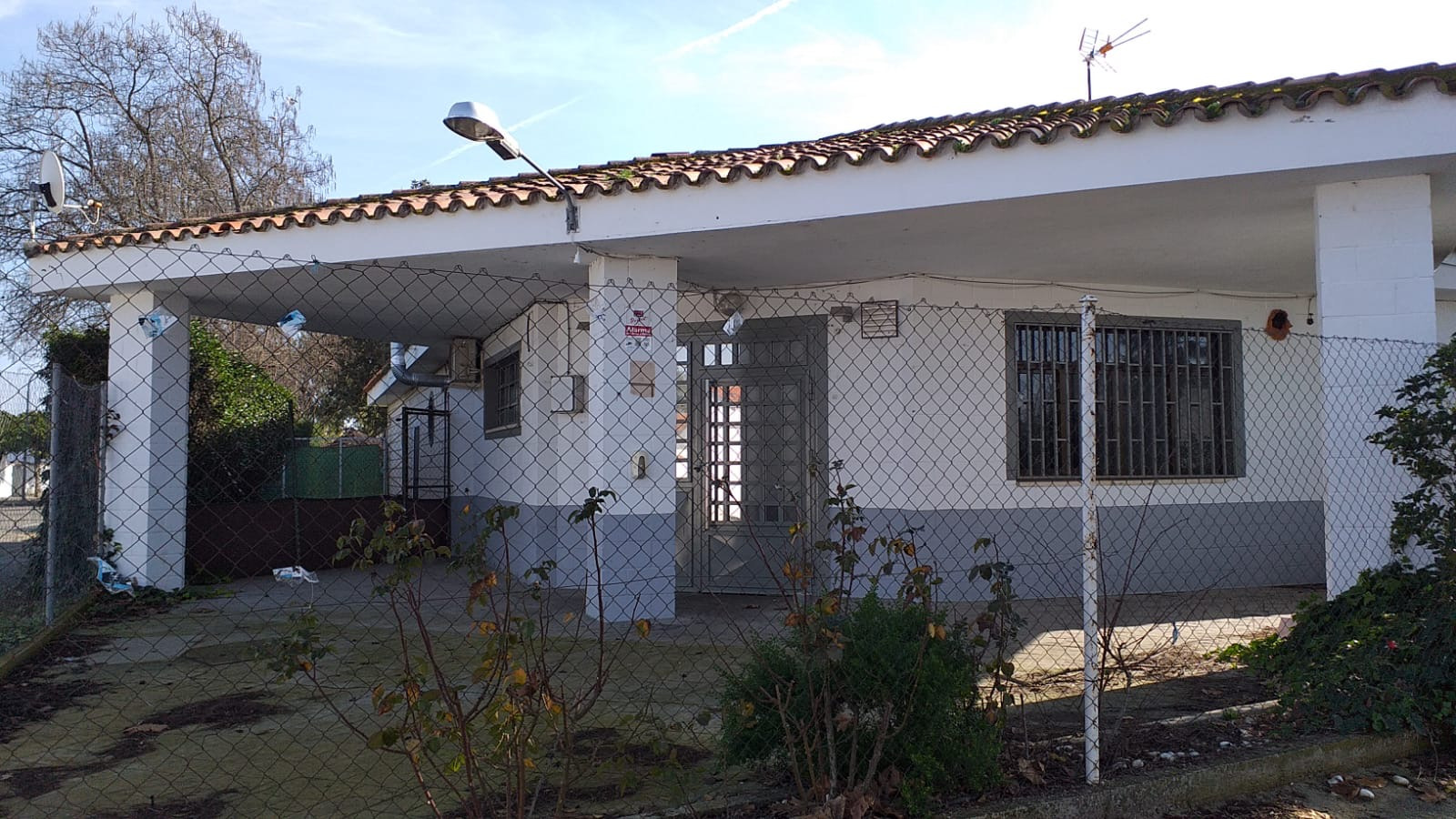 El Ayuntamiento saca a licitación la concesión del Servicio de bar de la piscina municipal de Rincón del Obispo