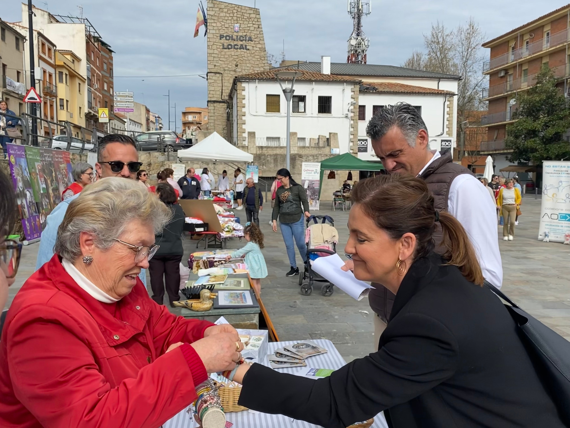 Mercadillo Solidario y de Sensibilización durante la mañana del jueves 11 de abril en la plaza de la Paz