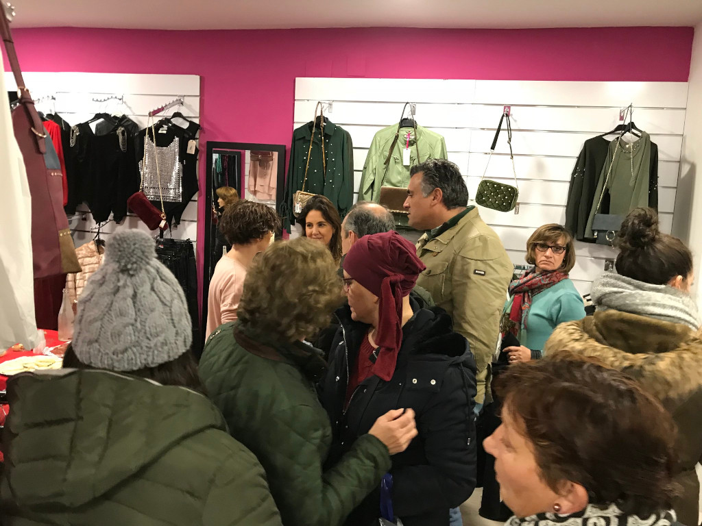 La Noche de Compras finalizó con éxito para el Comercio de Coria y todavía continúa la Campaña de Navidad con muchos descuentos y regalos para los clientes